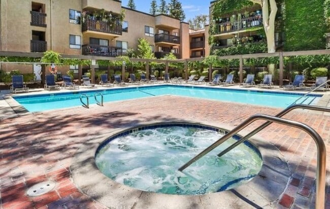 Building Photo - 22100 Burbank Blvd Unit 333