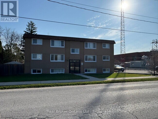 Photo - 316 Peter St N Unité 10