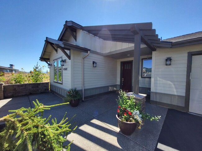 Photo - 4581 SW Zenith Point Ct Unidad Main house