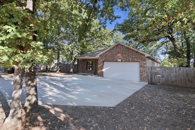 1837 Jennifer Ct