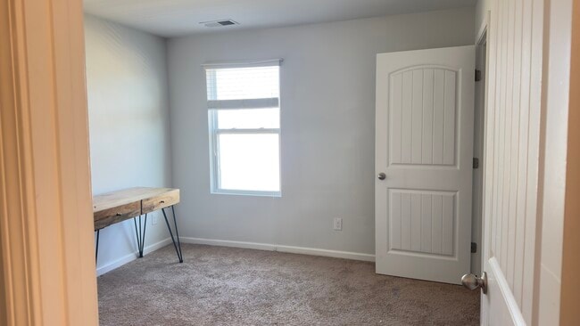 Photo - 809 Foxdale Dr