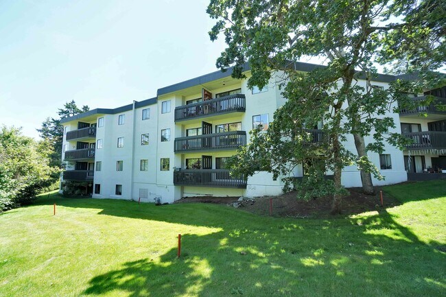 Photo - 1000 Mckenzie Av