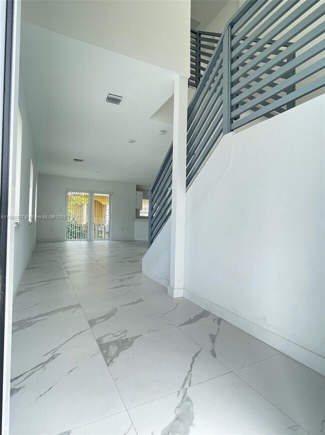 Photo - 116 NW 10th St