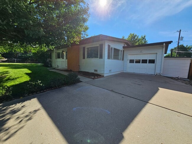 Building Photo - Charming 3-Bedroom Home Across from UCCS – Updated & Move-In Ready!