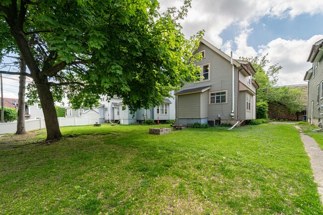 Photo - 117 Adams St