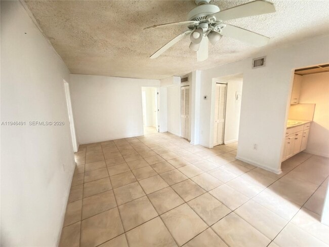 Photo - 2000 Biarritz Dr Unit 202