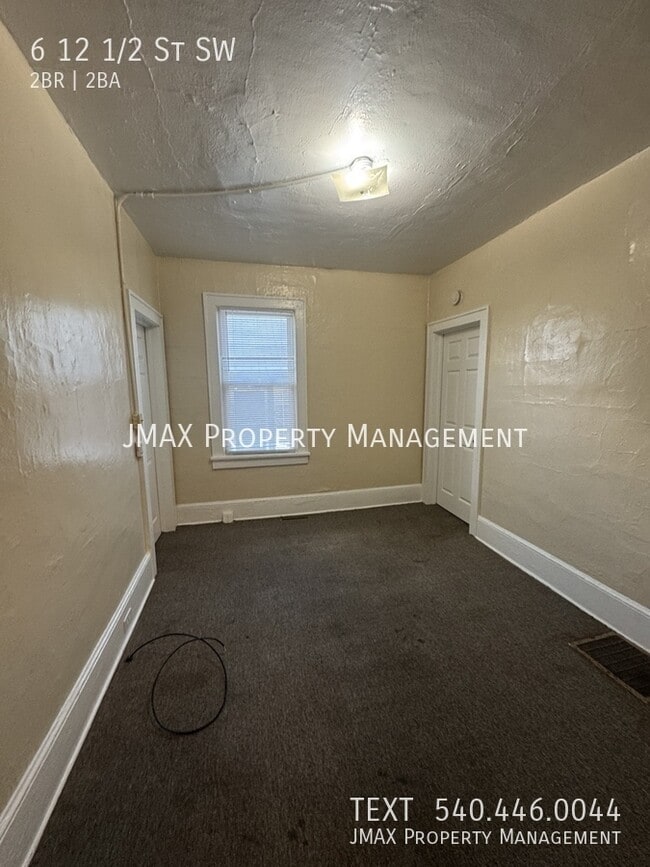 Photo - 6-12 1/2 12 1/2 St