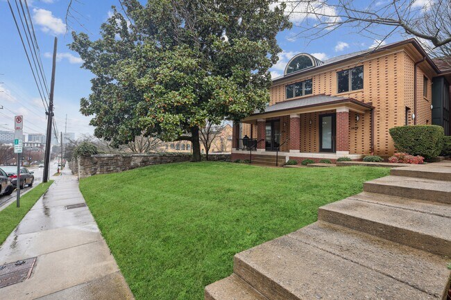 Photo - Midtown Square