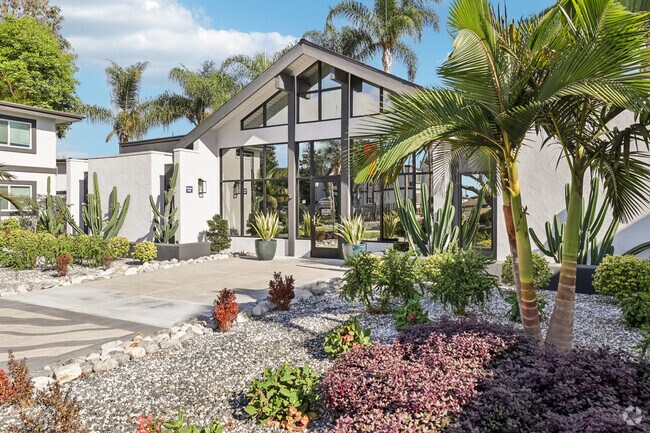 Surf House Apartments