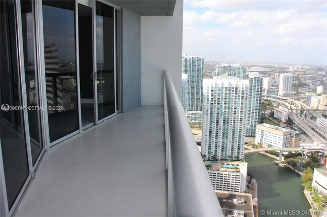 Photo - 475 Brickell Ave Unidad 5012