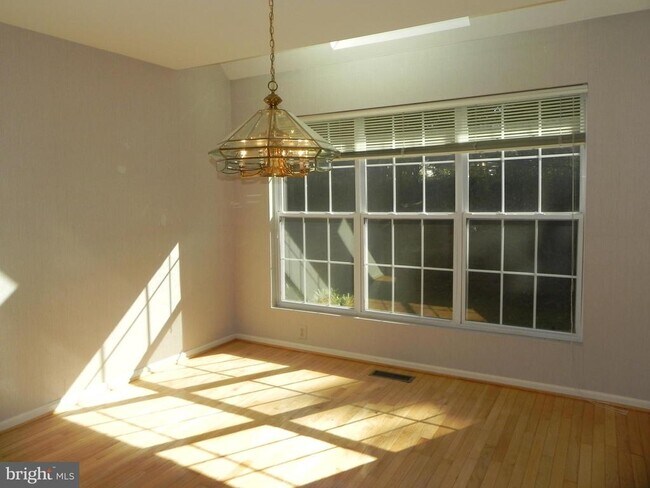 Photo - 33 Hampton Ct