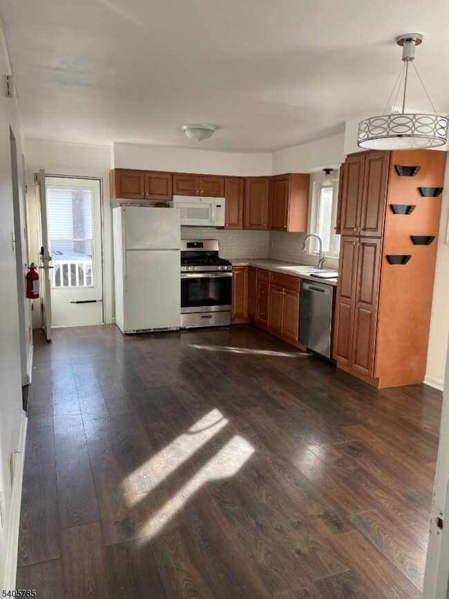 Photo - 31 Kingston Rd