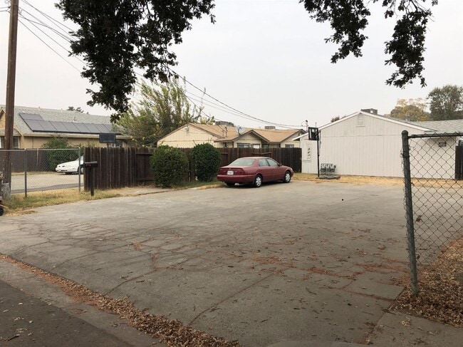 Photo - 3 Bedroom 2 bathroom Duplex in Sacramento