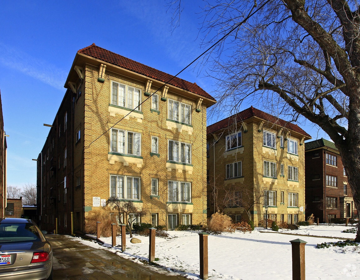 The Lakeview - The Lakeview Apartments