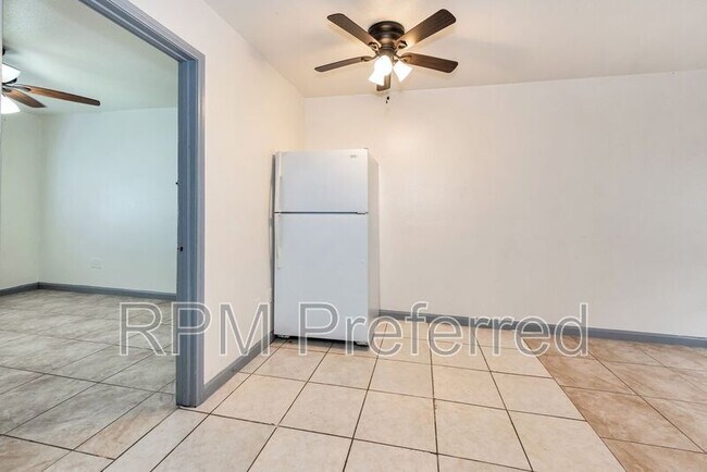 Photo - 1800 N Wayside Dr Unidad 20