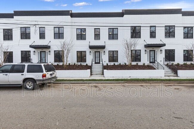 Photo - 225 S Bilbro Ave