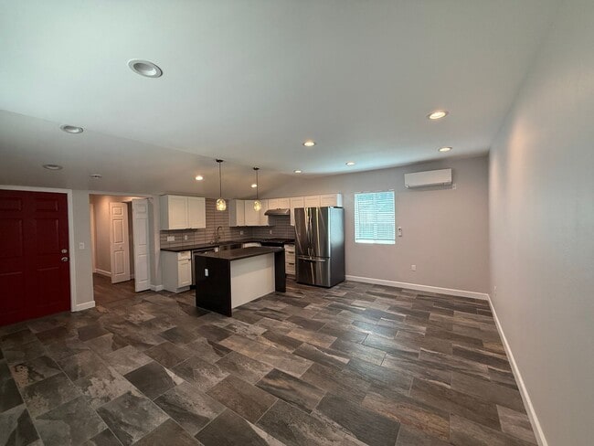 3042 Hermosa Ave