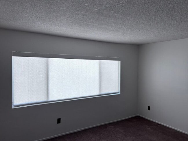 Photo - 1102-1104 W. 23rd Street & 2231-2233 S. Leland St.. Unidad 2233