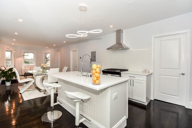 27 Wood St Unit 3