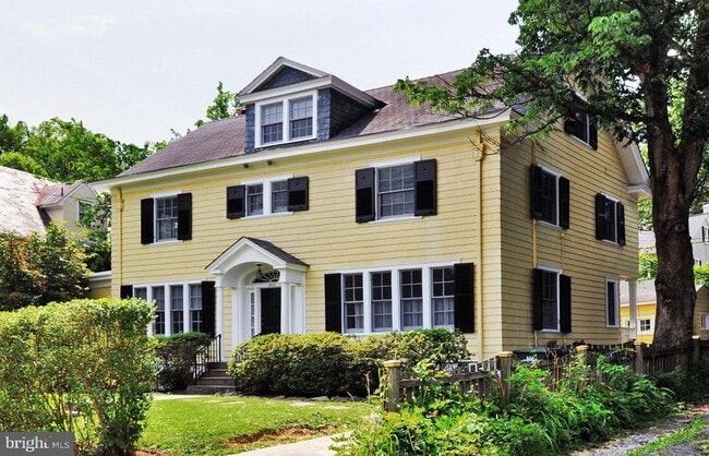 Photo - 3752 Kanawha St NW House