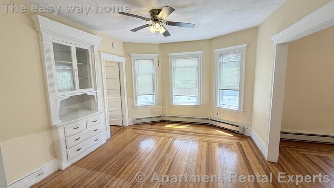 Photo - 122 Willis Ave