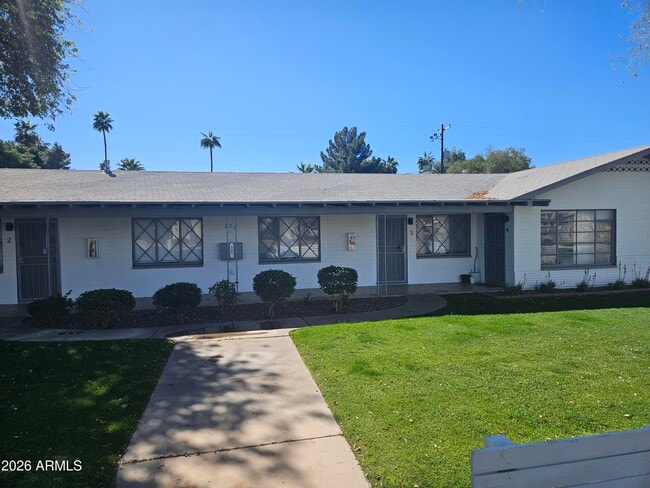 Building Photo - 521 W Maryland Ave Unit 3