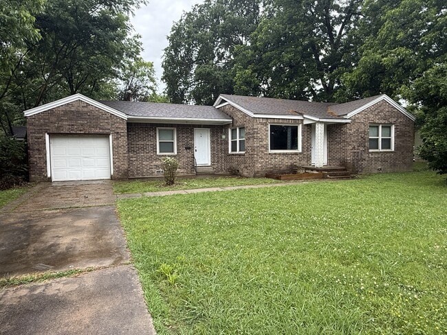 Photo - 118 NE 3rd St
