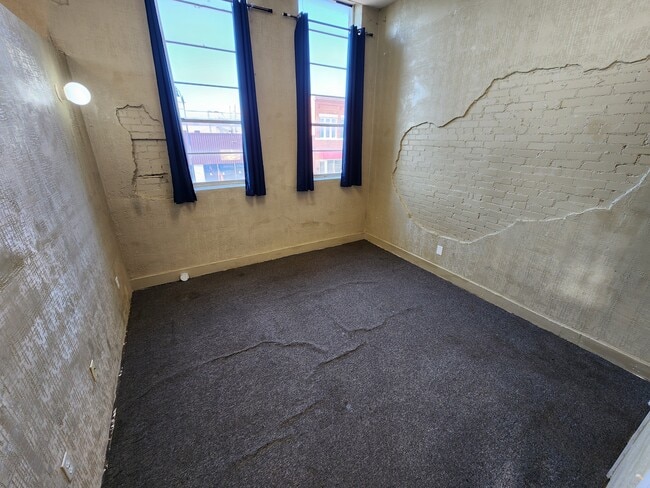 Photo - 208 MAINApt