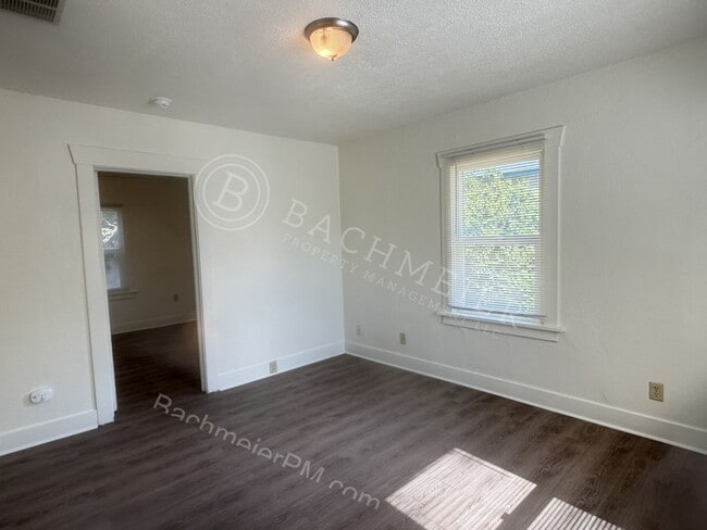 Photo - 720 SW 5th St Unit Main Floor