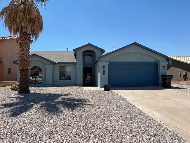 Building Photo - Conveniently located 3 Bedroom, 2 bath Rental