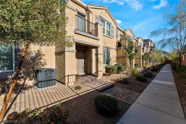 Photo - 1299 Raritan Pl