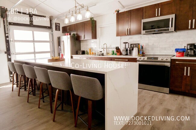 Photo - Affordable Private Room + Bath Unit 5 Moscow