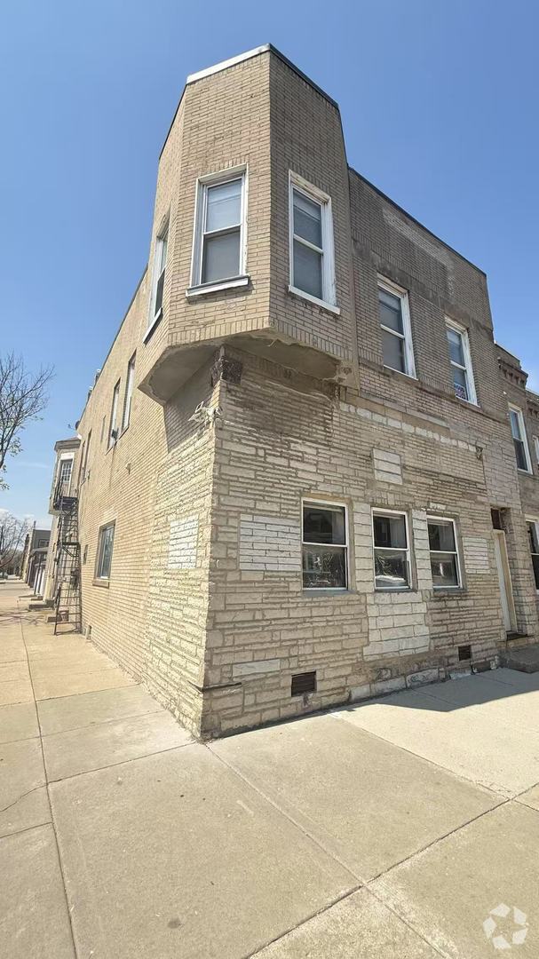 Building Photo - 3158 S Union Ave Rental