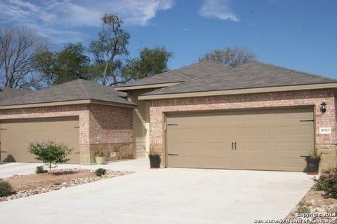 Photo - 720 Saengerhalle Rd