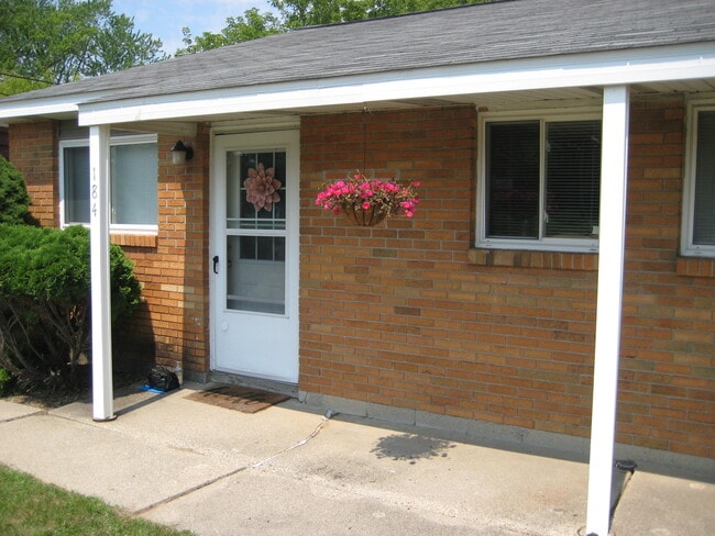 Photo - 180 W Lake Lansing Rd Unit Lake Lansing Rd