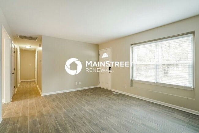 Photo - 3 Bedroom Pet-Friendly Home in KNIGHTDALE, NC with Main Street Renewal