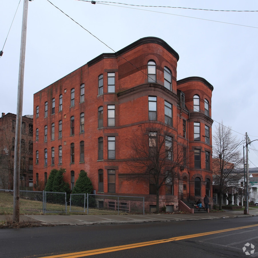 The Windermere Apartments - The Windermere Apartments