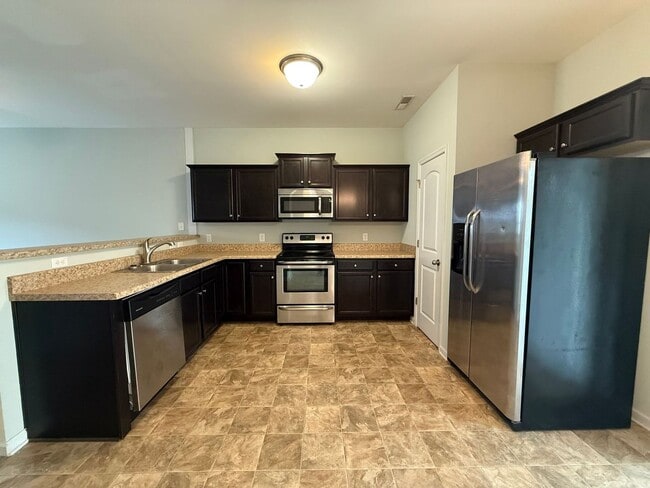 Photo - Beautiful 2 bedroom, 2.5 bath Town House