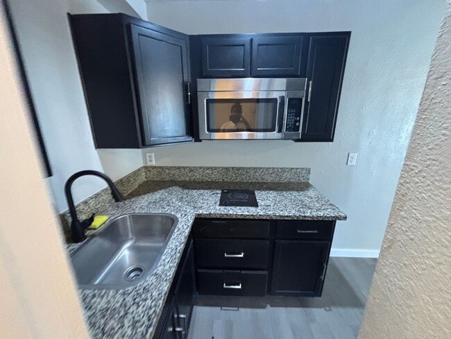 Photo - 1401 E Carson Ave