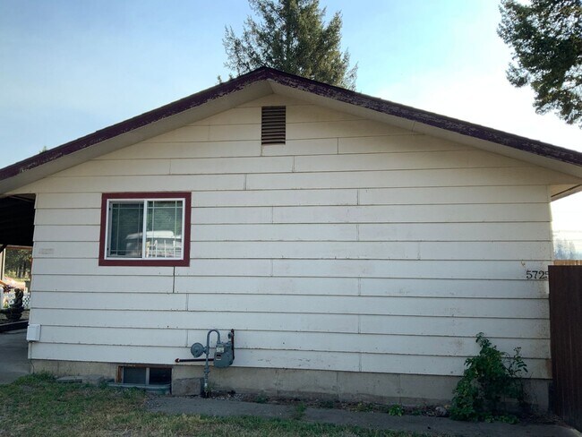 Photo - 5725 ID-53 Unidad House