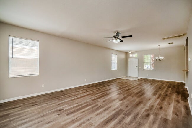 Photo - 908 Larwood Pine Dr