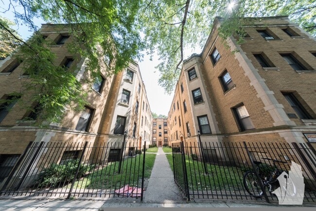 Building Photo - 2237 N Bissell St Unit 2237.5-1E