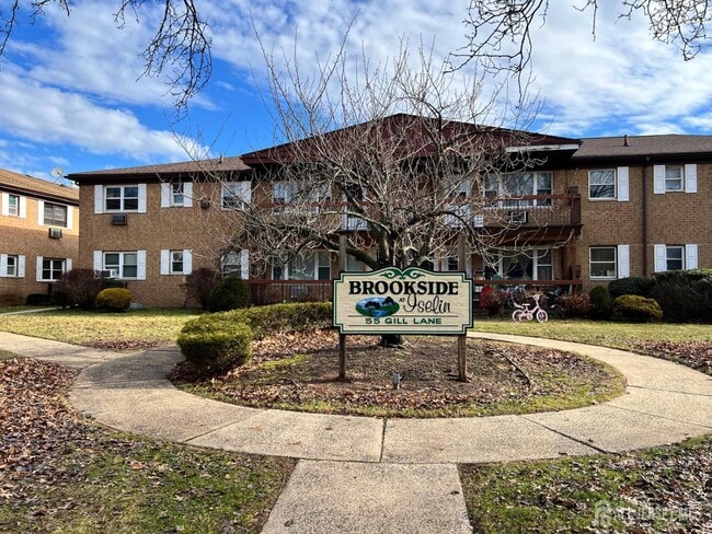 Building Photo - 55 Gill Ln Unit 6