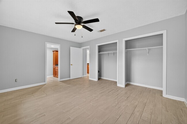 Building Photo - 10414 Gulfstream Ln