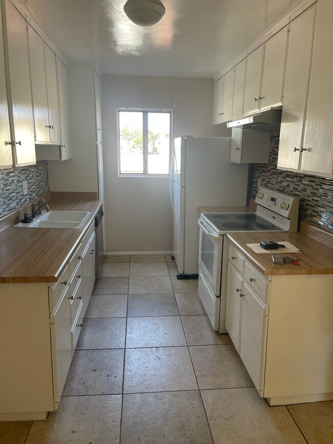 Photo - 555 S La Veta Park Cir Unidad 138