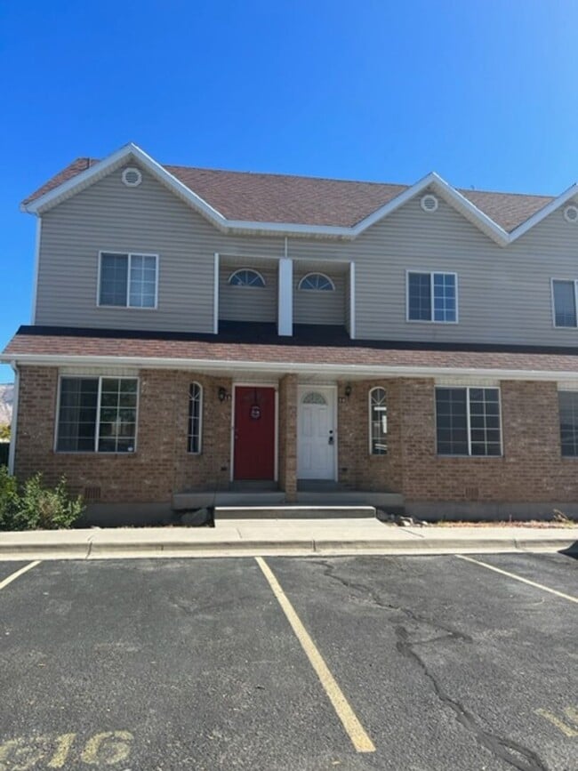 Photo - Beautiful town house with central air.