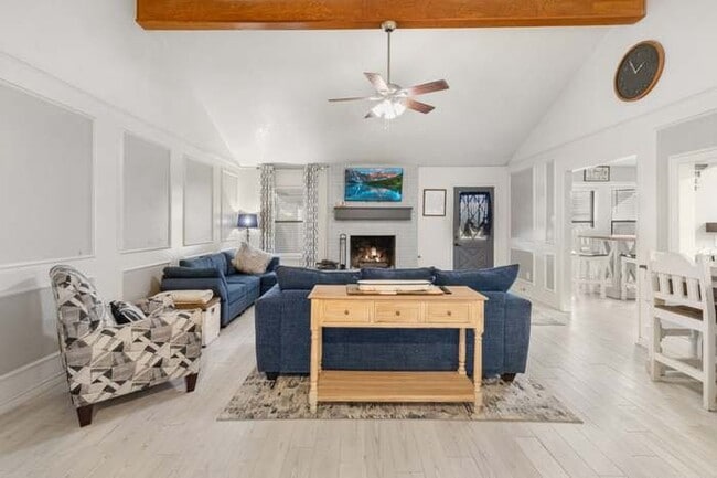 Photo - 8205 Raintree Dr