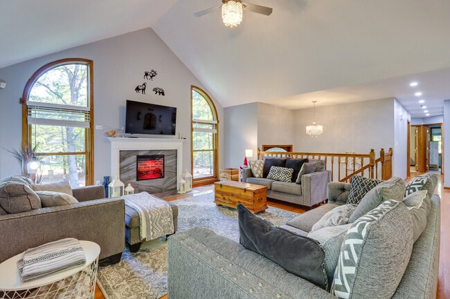 Photo - 1530 Wooded Acres Dr Unidad ID1386260P