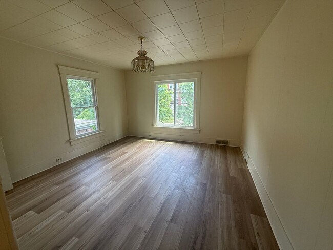 Photo - Fulton Duplex Unit Upper