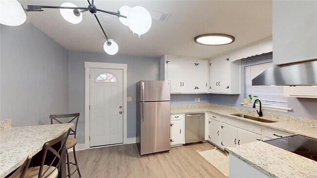 Photo - 302 Moncrief St Unit No 4